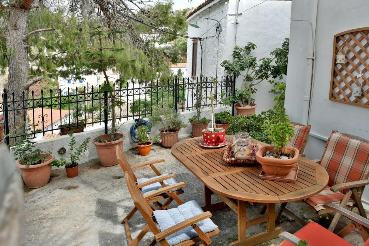 Grandmas Guest House Ídra Kültér fotó